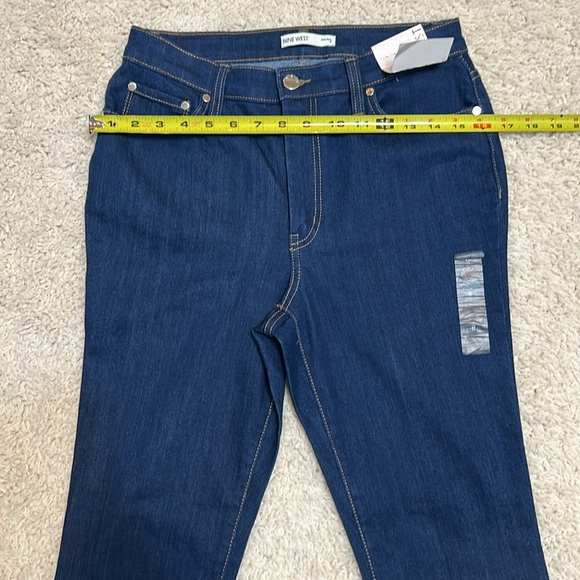 NWT NINE WEST 8 Kick Flare high rise jeans with raw hem - Picture 4 of 10